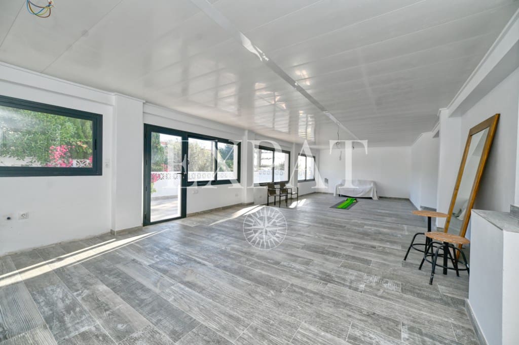 5 bedroom Villa for sale in Torre de Benagalbon with pool garage - € 695,000 (Ref: 9494454)