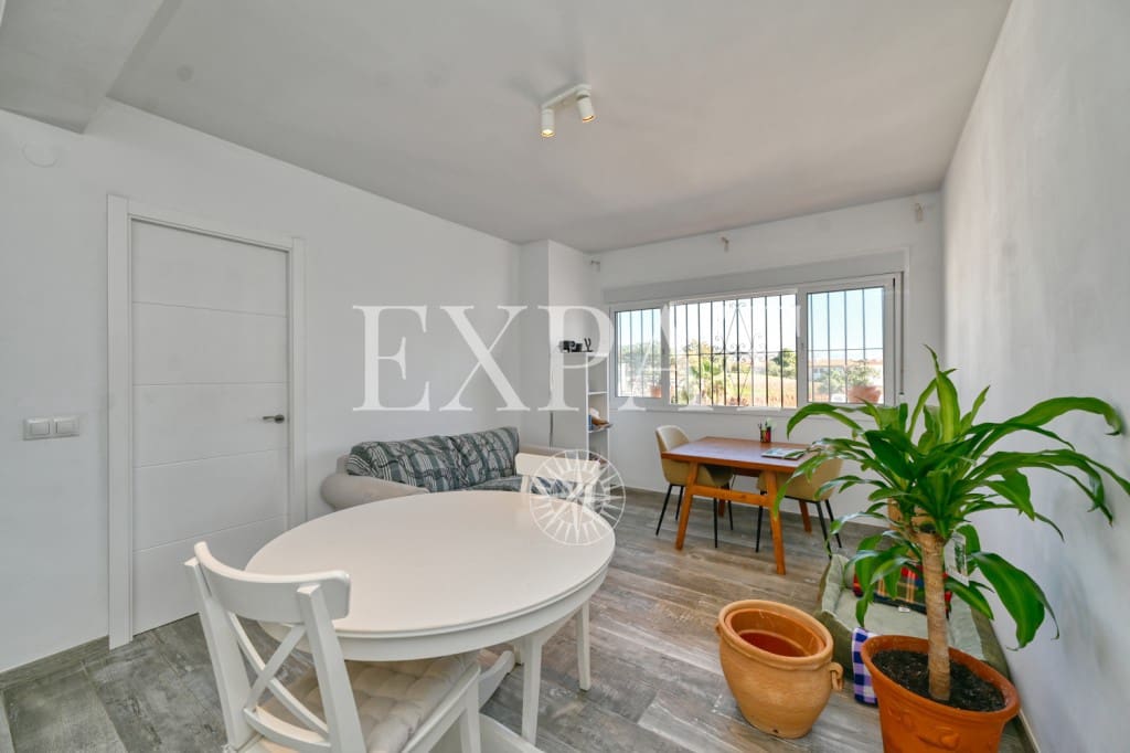 5 bedroom Villa for sale in Torre de Benagalbon with pool garage - € 695,000 (Ref: 9494454)