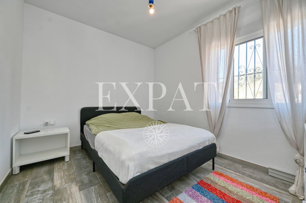 5 bedroom Villa for sale in Torre de Benagalbon with pool garage - € 695,000 (Ref: 9494454)