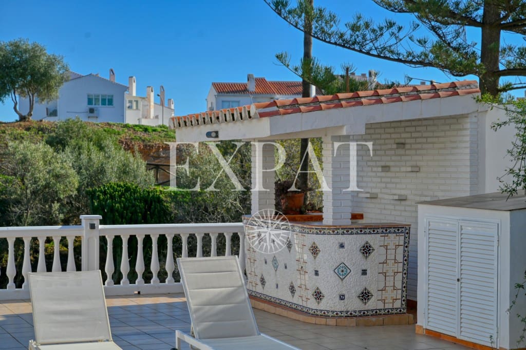 5 bedroom Villa for sale in Torre de Benagalbon with pool garage - € 695,000 (Ref: 9494454)