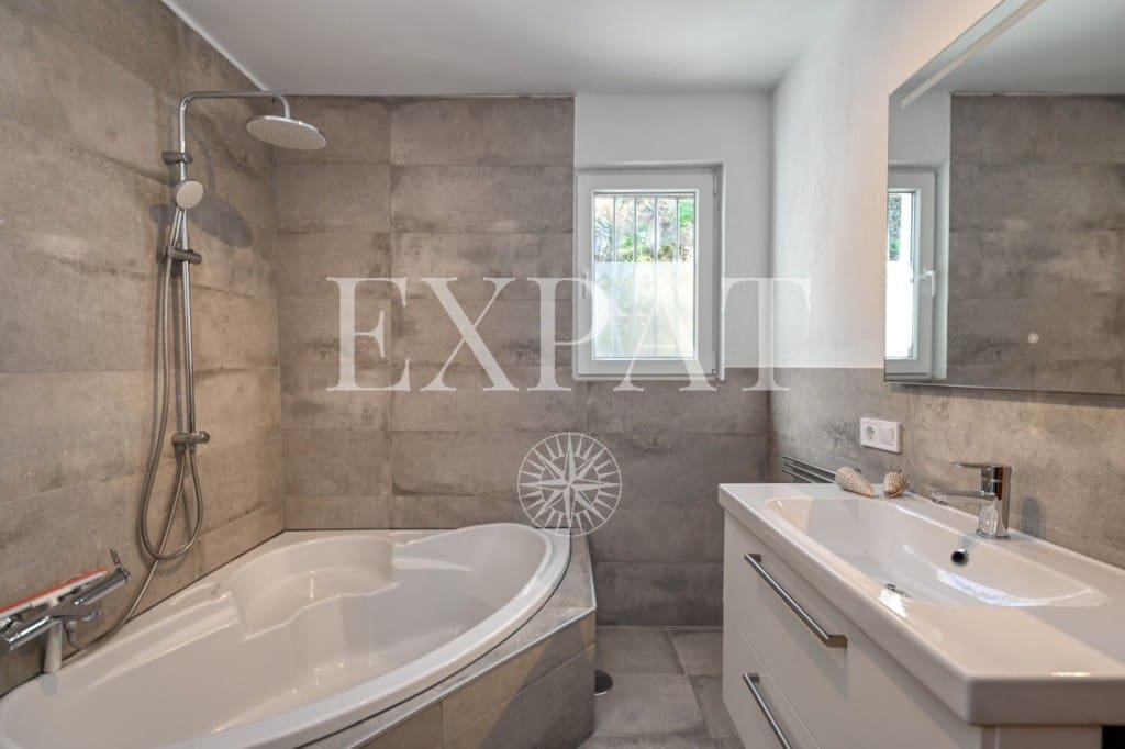 3 makuuhuone Maalaistalo myytävänä paikassa Sayalonga mukana uima-altaan - 475 000 € (Ref: 9494455)