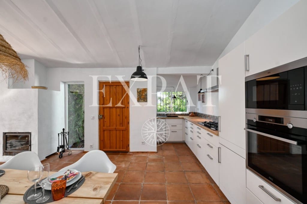 3 makuuhuone Maalaistalo myytävänä paikassa Sayalonga mukana uima-altaan - 475 000 € (Ref: 9494455)