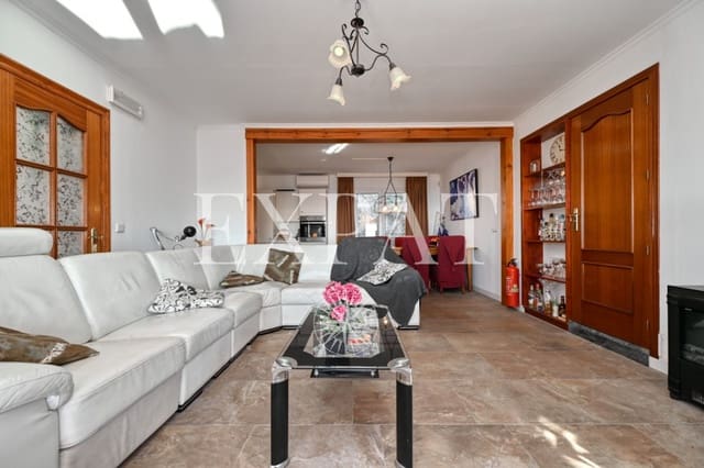 4 soveværelse Finca/Landehus til salg i Arenas med swimmingpool garage - € 465.000 (Ref: 9496905)