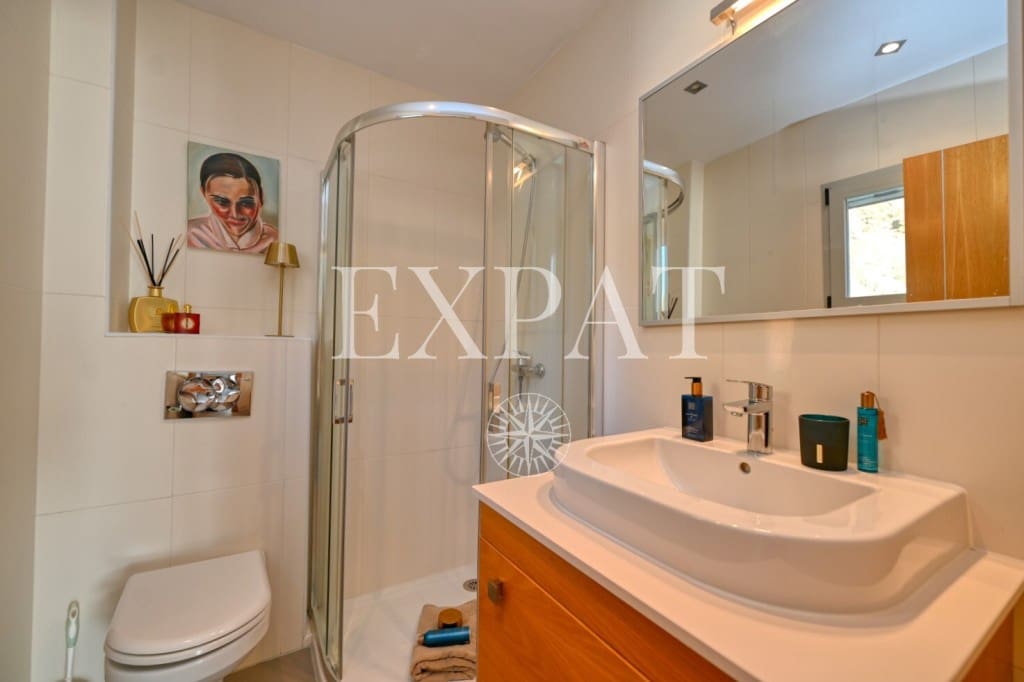 4 makuuhuone Maalaistalo myytävänä paikassa Sayalonga mukana uima-altaan 
autotalli - 1 350 000 € (Ref: 9518493)