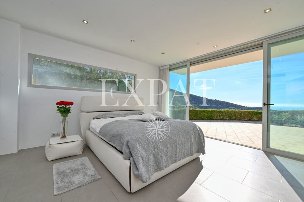 4 makuuhuone Maalaistalo myytävänä paikassa Sayalonga mukana uima-altaan 
autotalli - 1 350 000 € (Ref: 9518493)