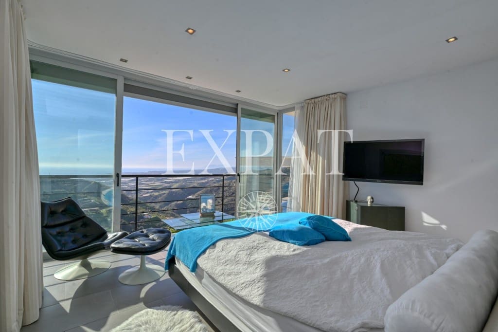 4 makuuhuone Maalaistalo myytävänä paikassa Sayalonga mukana uima-altaan 
autotalli - 1 350 000 € (Ref: 9518493)