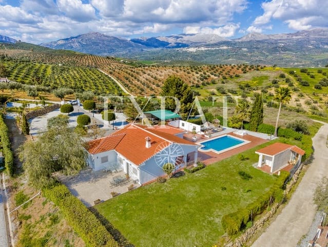 3 soveværelse Finca/Landehus til salg i Viñuela med swimmingpool - € 590.000 (Ref: 9533266)