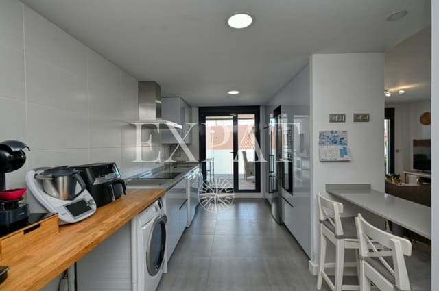 3 bedroom Flat for sale in Caleta de Vélez, Vélez-Málaga with pool - € 525,000 (Ref: 9598908)