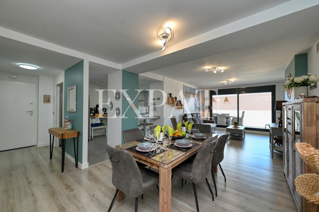 3 bedroom Flat for sale in Caleta de Velez with pool - € 525,000 (Ref: 9598908)