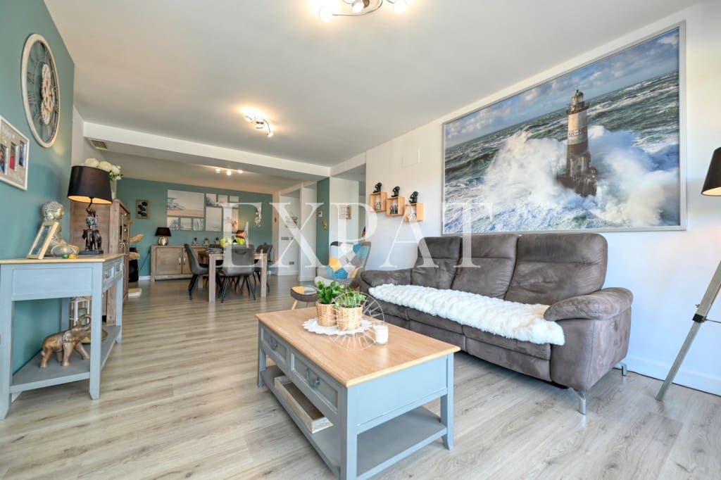 3 bedroom Flat for sale in Caleta de Velez with pool - € 525,000 (Ref: 9598908)