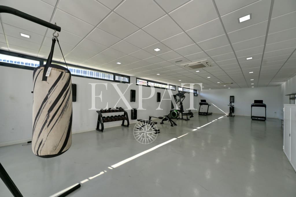 3 bedroom Flat for sale in Caleta de Velez with pool - € 525,000 (Ref: 9598908)