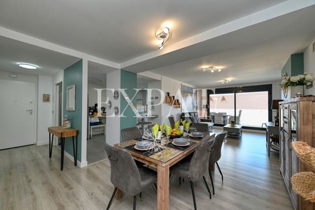 3 bedroom Flat for sale in Caleta de Vélez, Vélez-Málaga with pool - € 525,000 (Ref: 9598908)