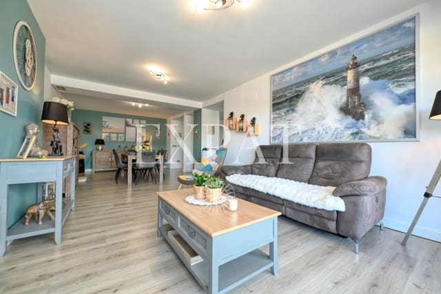 3 bedroom Flat for sale in Caleta de Vélez, Vélez-Málaga with pool - € 525,000 (Ref: 9598908)