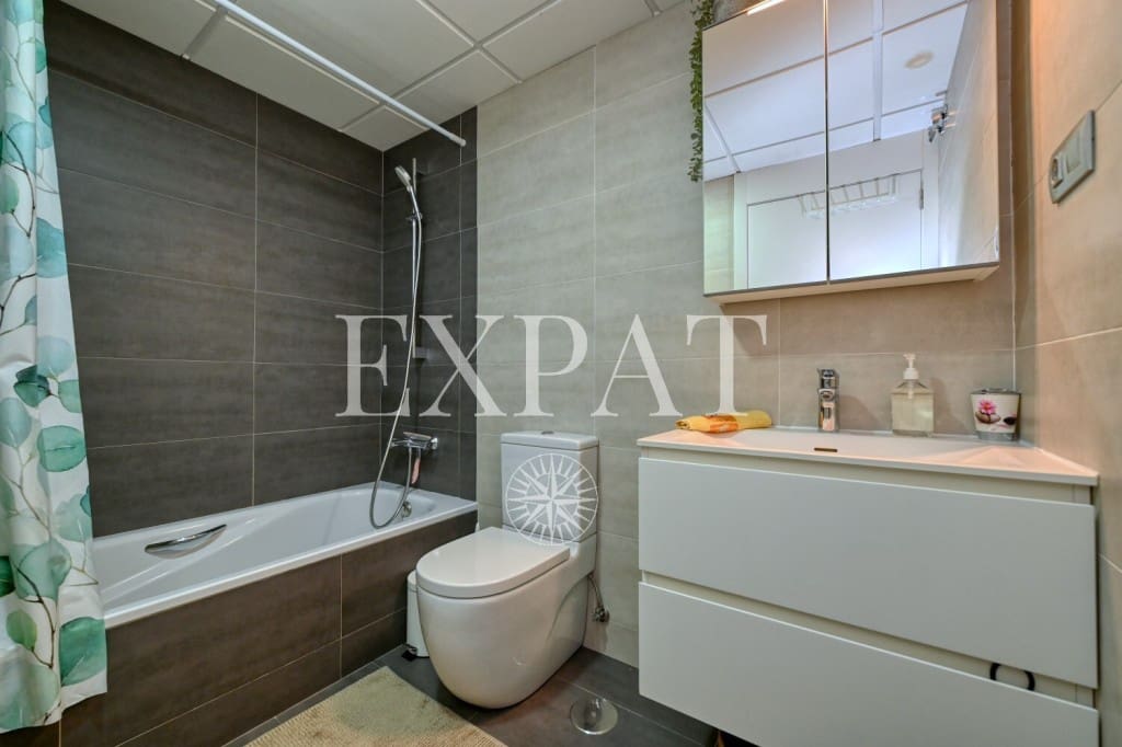 3 bedroom Flat for sale in Caleta de Velez with pool - € 525,000 (Ref: 9598908)