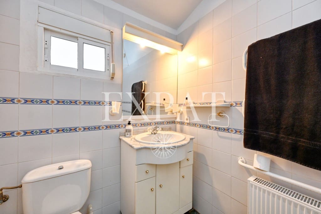 4 makuuhuone Maalaistalo myytävänä paikassa Competa mukana uima-altaan 
autotalli - 599 000 € (Ref: 9598909)