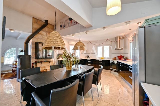 4 makuuhuone Maalaistalo myytävänä paikassa Cómpeta mukana uima-altaan 
autotalli - 599 000 € (Ref: 9598909)