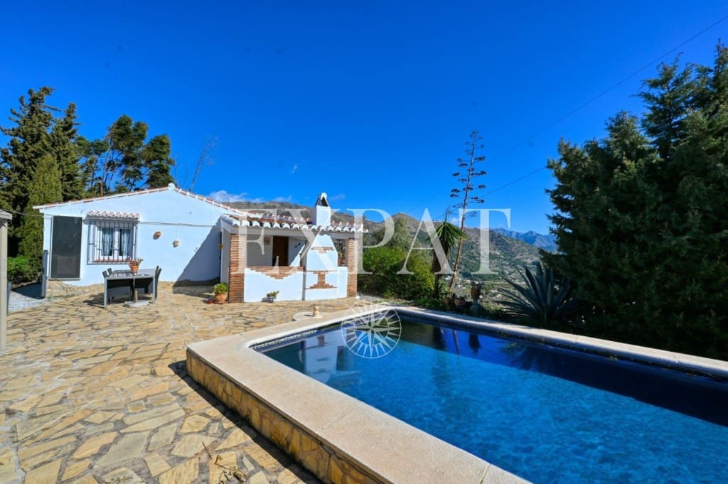 4 makuuhuone Maalaistalo myytävänä paikassa Competa mukana uima-altaan 
autotalli - 599 000 € (Ref: 9598909)