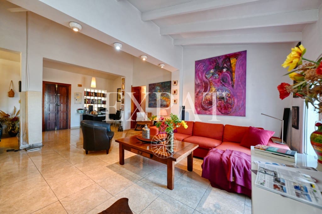 4 makuuhuone Maalaistalo myytävänä paikassa Competa mukana uima-altaan 
autotalli - 599 000 € (Ref: 9598909)