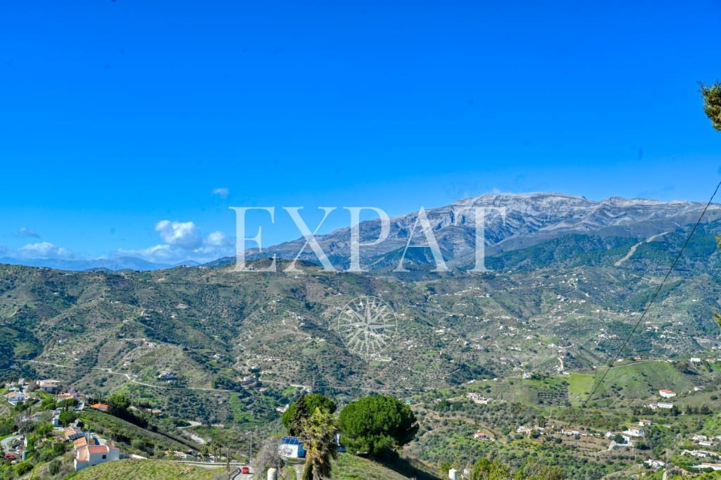 4 makuuhuone Maalaistalo myytävänä paikassa Competa mukana uima-altaan 
autotalli - 599 000 € (Ref: 9598909)