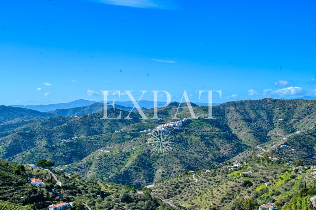 4 makuuhuone Maalaistalo myytävänä paikassa Competa mukana uima-altaan 
autotalli - 599 000 € (Ref: 9598909)