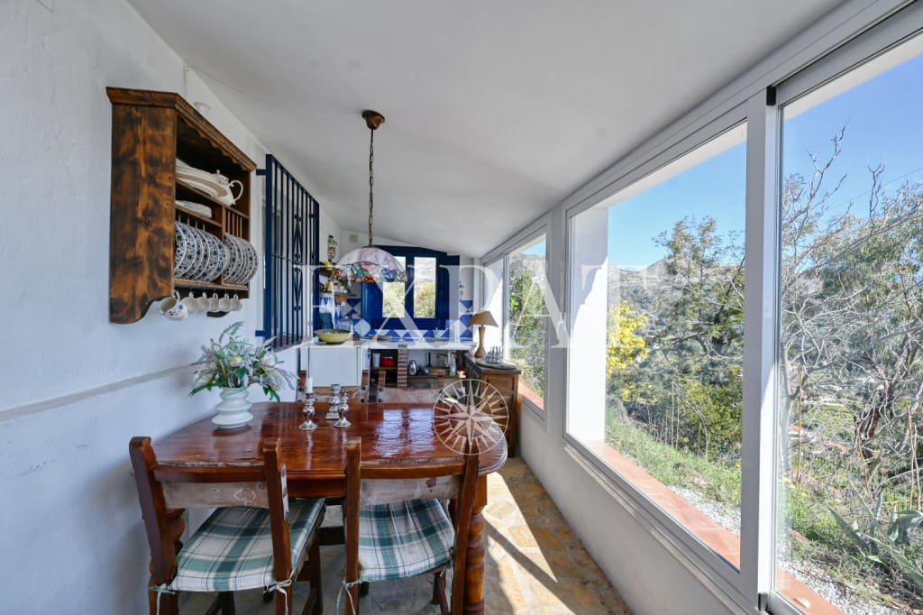 4 makuuhuone Maalaistalo myytävänä paikassa Competa mukana uima-altaan 
autotalli - 599 000 € (Ref: 9598909)