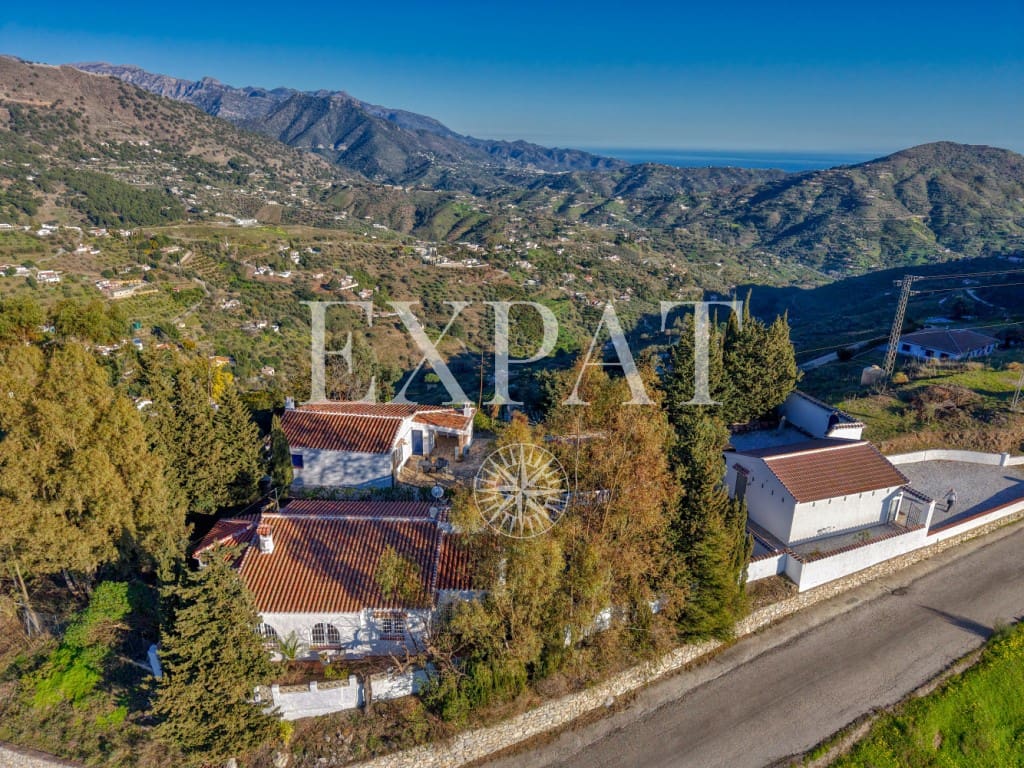 4 bedroom Finca/Country House for sale in Competa with pool garage - € 599,000 (Ref: 9598909)