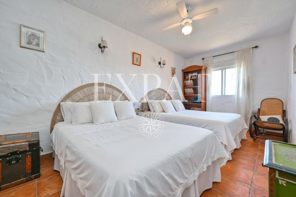 2 bedroom Finca/Country House for sale in Frigiliana with pool - € 339,000 (Ref: 9619003)
