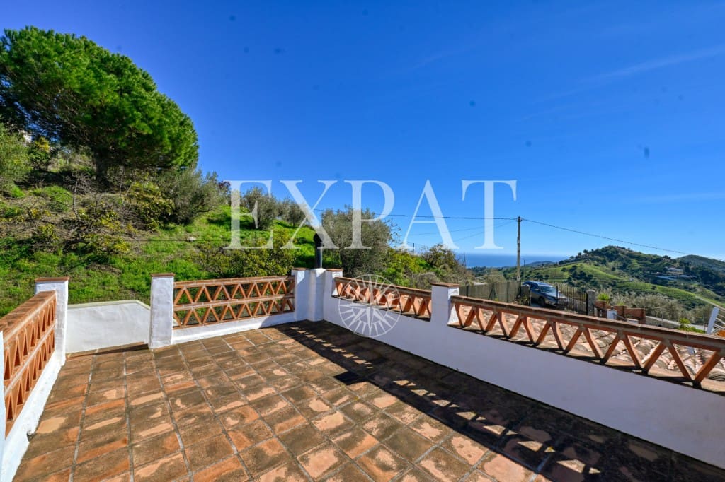 2 bedroom Finca/Country House for sale in Frigiliana with pool - € 339,000 (Ref: 9619003)