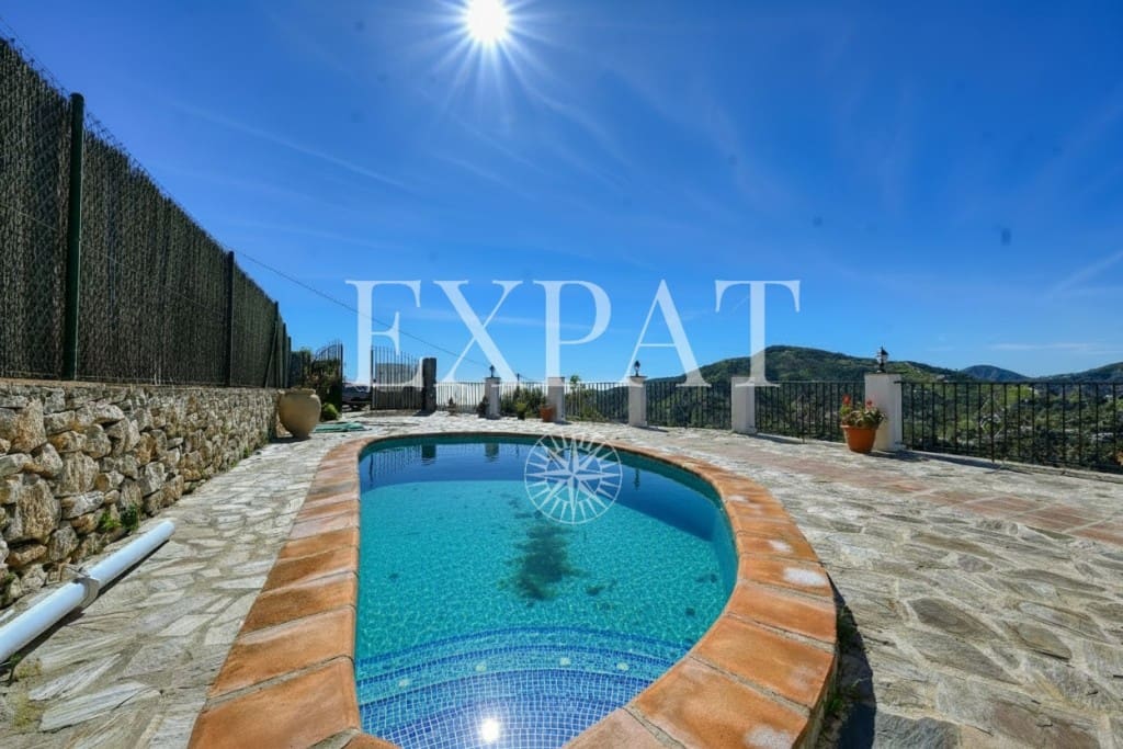 2 bedroom Finca/Country House for sale in Frigiliana with pool - € 339,000 (Ref: 9619003)