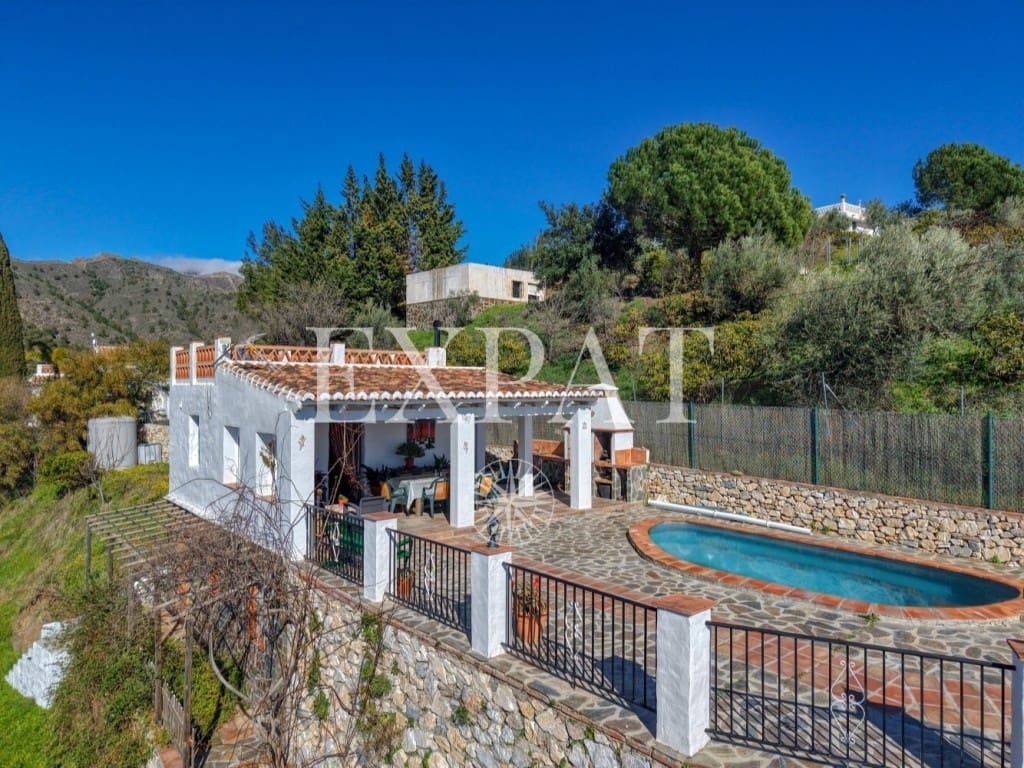 2 bedroom Finca/Country House for sale in Frigiliana with pool - € 339,000 (Ref: 9619003)