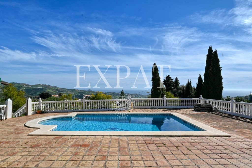 3 slaapkamer Finca/Landhuis te koop in Algarrobo met zwembad - € 550.000 (Ref: 9625354)