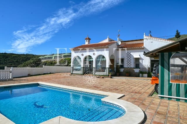 Finca/Casa Rural de 3 habitaciones en Algarrobo en venta con piscina - 550.000 € (Ref: 9625354)