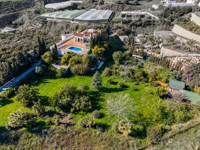 Finca/Casa Rural de 3 habitaciones en Algarrobo en venta con piscina - 550.000 € (Ref: 9625354)