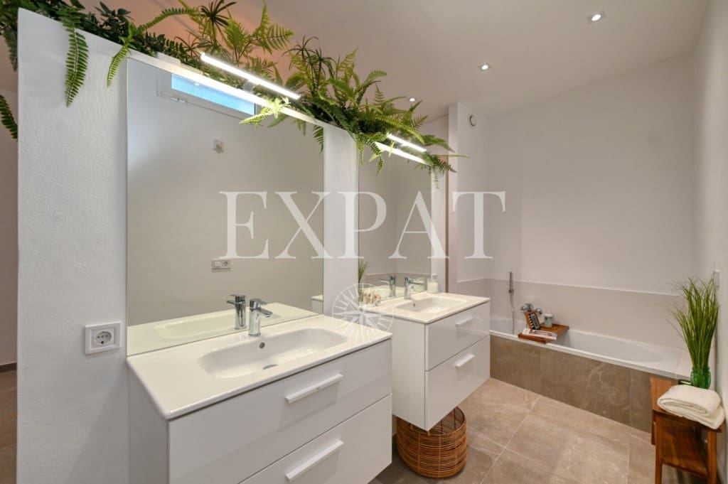 5 bedroom Finca/Country House for sale in Almunecar with pool garage - € 795,000 (Ref: 9633929)