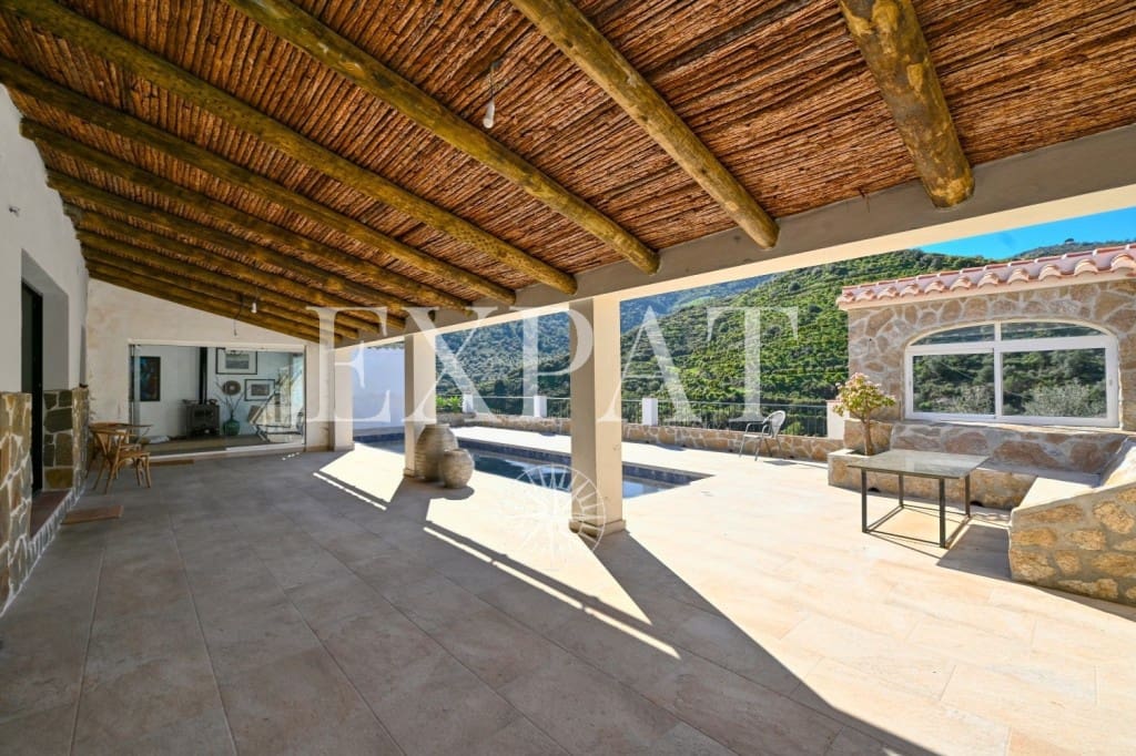 3 makuuhuone Maalaistalo myytävänä paikassa Competa mukana uima-altaan 
autotalli - 1 100 000 € (Ref: 9647794)