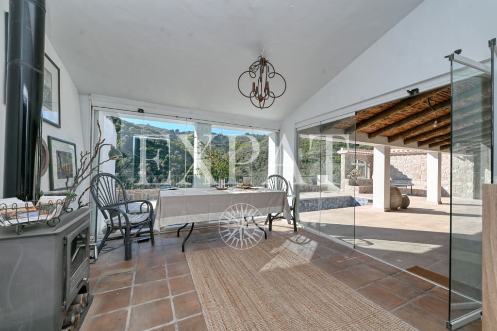 3 makuuhuone Maalaistalo myytävänä paikassa Competa mukana uima-altaan 
autotalli - 1 100 000 € (Ref: 9647794)