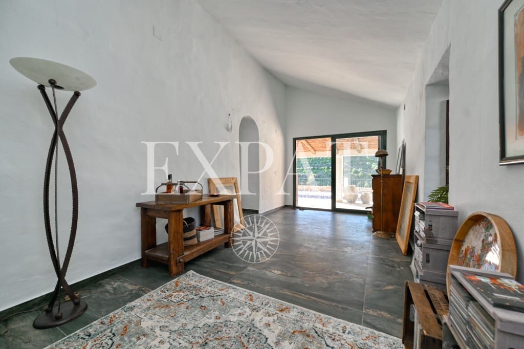 3 makuuhuone Maalaistalo myytävänä paikassa Competa mukana uima-altaan 
autotalli - 1 100 000 € (Ref: 9647794)