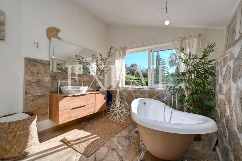 3 makuuhuone Maalaistalo myytävänä paikassa Competa mukana uima-altaan 
autotalli - 1 100 000 € (Ref: 9647794)