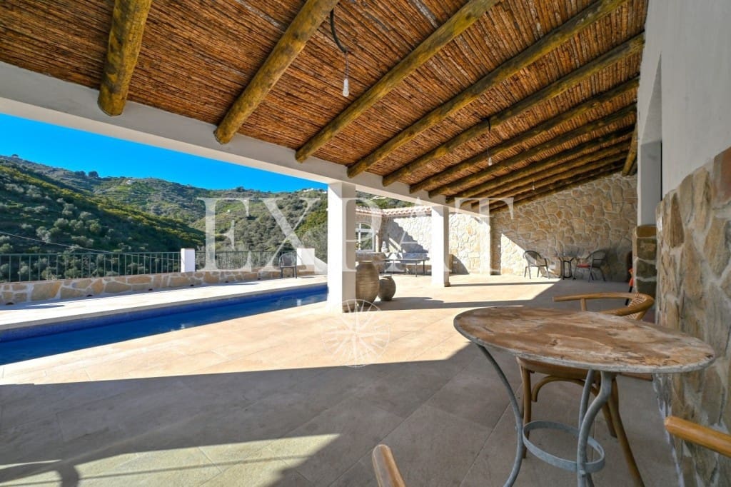 3 makuuhuone Maalaistalo myytävänä paikassa Competa mukana uima-altaan 
autotalli - 1 100 000 € (Ref: 9647794)