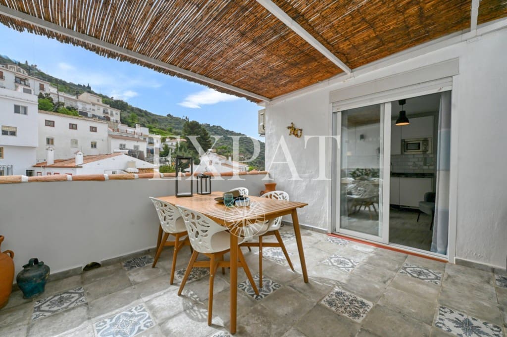 2 bedroom Townhouse for sale in Sayalonga - € 179,000 (Ref: 9651647)