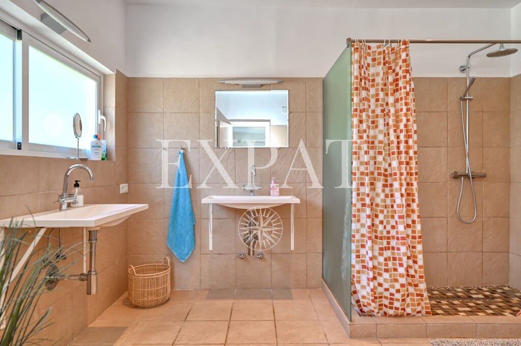 Chalet de 7 habitaciones en Arenas en venta con piscina - 975.000 € (Ref: 9670019)