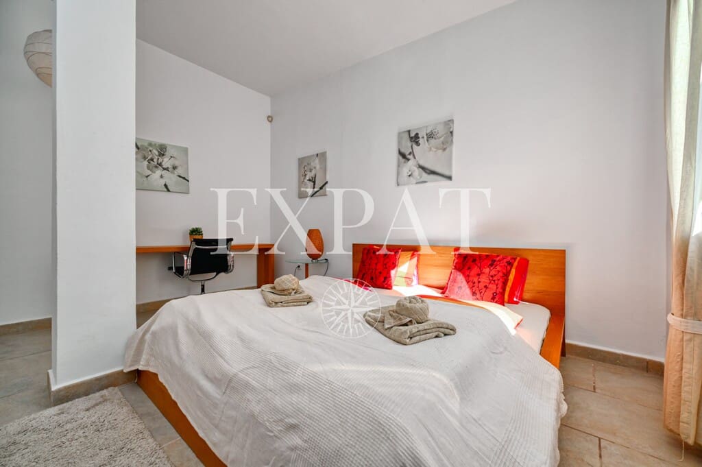 Chalet de 7 habitaciones en Arenas en venta con piscina - 975.000 € (Ref: 9670019)