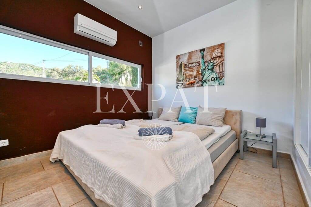 Chalet de 7 habitaciones en Arenas en venta con piscina - 975.000 € (Ref: 9670019)