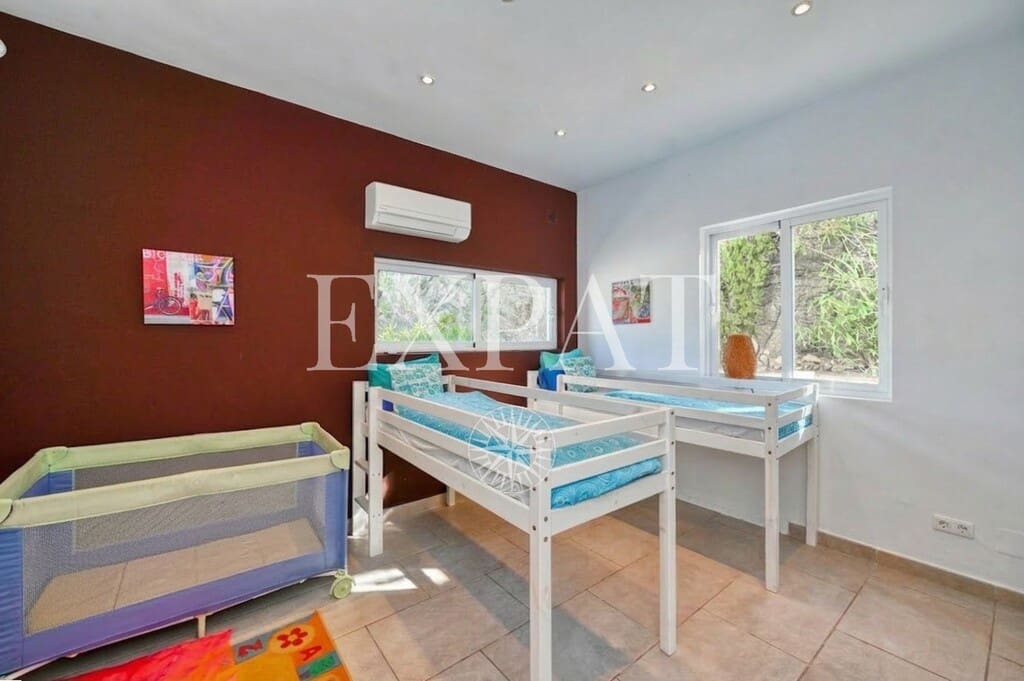 Chalet de 7 habitaciones en Arenas en venta con piscina - 975.000 € (Ref: 9670019)