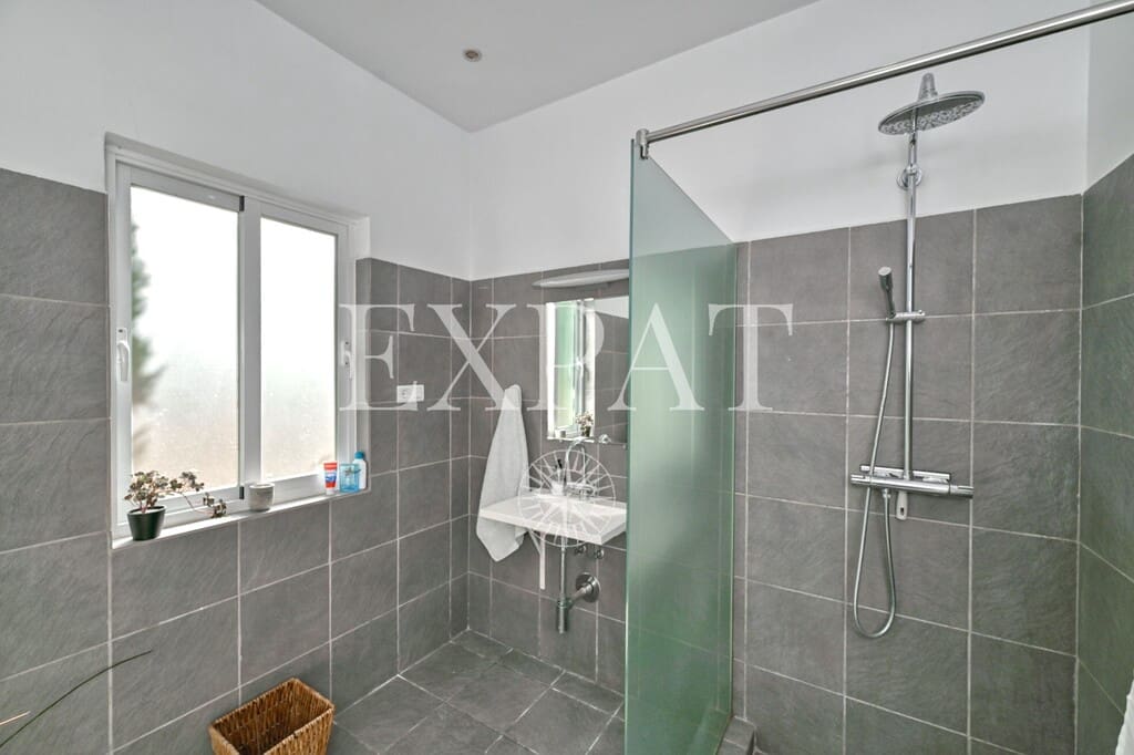 Chalet de 7 habitaciones en Arenas en venta con piscina - 975.000 € (Ref: 9670019)