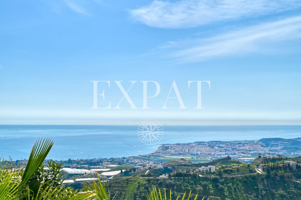 Chalet de 7 habitaciones en Arenas en venta con piscina - 975.000 € (Ref: 9670019)