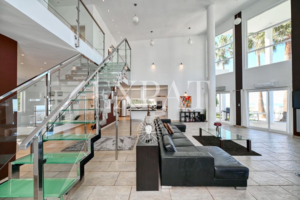 Chalet de 7 habitaciones en Arenas en venta con piscina - 975.000 € (Ref: 9670019)