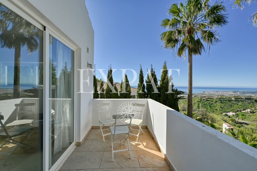 Chalet de 7 habitaciones en Arenas en venta con piscina - 975.000 € (Ref: 9670019)