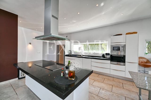 7 Zimmer Villa zu verkaufen in Arenas mit Pool - 975.000 € (Ref: 9670019)