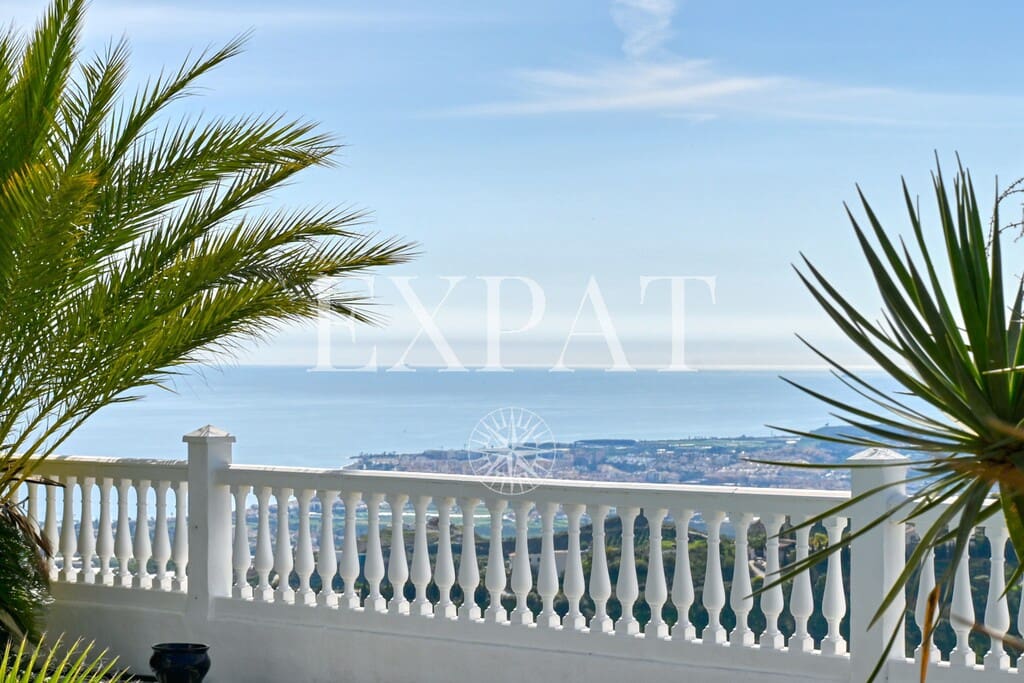 Chalet de 7 habitaciones en Arenas en venta con piscina - 975.000 € (Ref: 9670019)